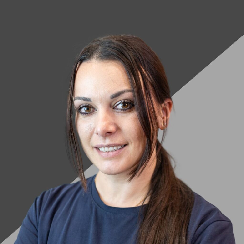 Home 28 Erjona Tanuschi